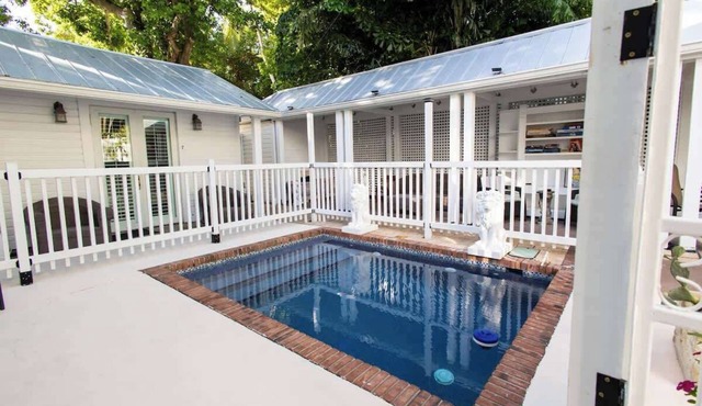 Cabana on Duval | Monthly studio w/shared pool