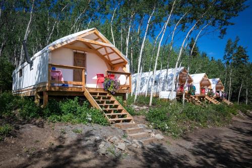 Cabins Over Crag Lake Glamping Lynx