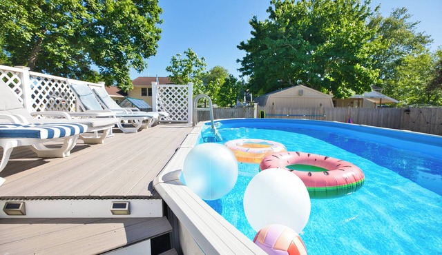 Cape May 4 Bed Pool Oasis,Dog Friendly, Sleeps 10, Outdoor shower + Firepit + EV