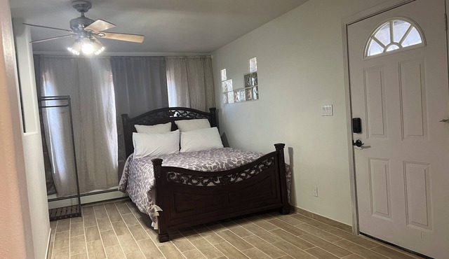 Casita de Santa Fe - Modern 1 Bedroom Apt. nestled in Santa Fe Hillside
