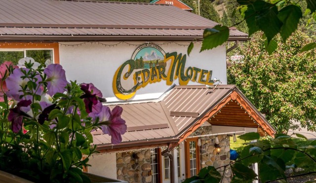 Cedar Motel