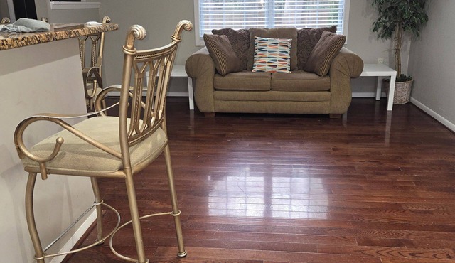 Centrally located charming 3-bedroom house with WiFi and AC in Fort Washington