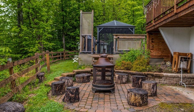 Chalet Merveilles Spa and Lake 15 minutes to Mont-Tremblant