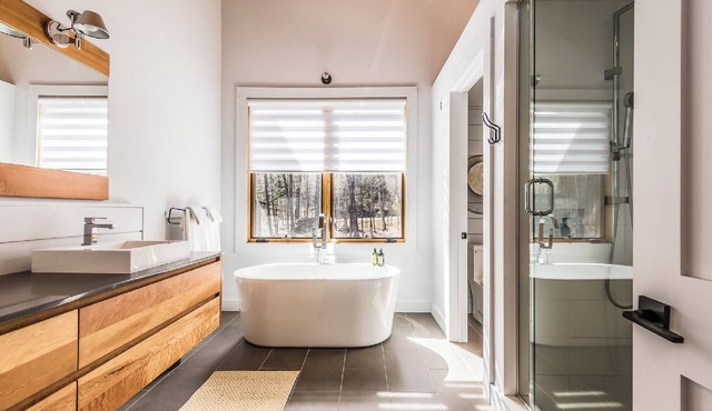 Chalet with gorgeous areas, and an exquisite design alpine contemporary.