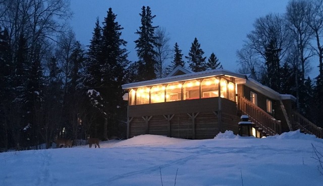 Charmant Chalet au Lac Taureau Idéal Pour Motoneiges ou Bateau. Quai Privé