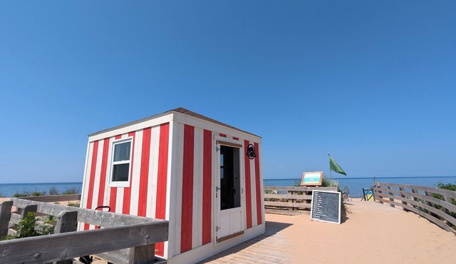 Charming 2-bedroom cottage with AC and WiFi in delightful Saint Peters Bay