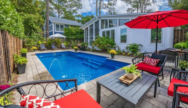 Charming 4BR Cottage w/Pool, 1 Block to Beach