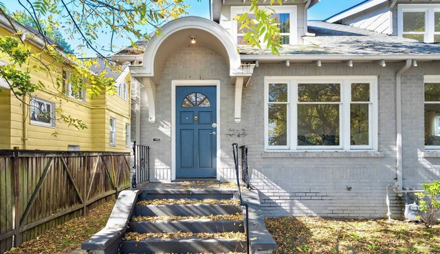 Charming and Spacious Seattle 3B3B Townhome