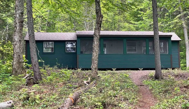 Charming Camp on quiet Richardson Pond