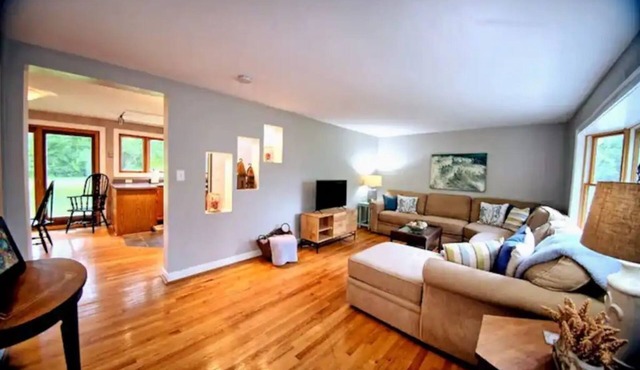 Charming Coastal/Country Home w/3 Acres & Sauna!