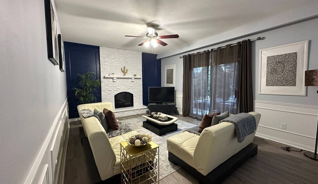 Charming Group Getaway Home Near the Lake – Perfect for Holidays & Reunions!