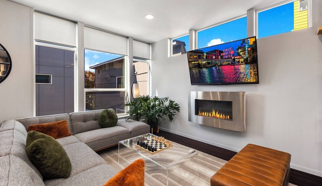 Charming house with 3 bedrooms and 3.5 bathrooms in the heart of Seattle.