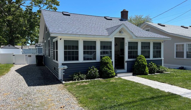 Charming Old Lyme Beach Cottage - Walk to Private Beach-shops-tennis courts-more