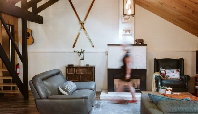 Charming Orford Family Retreat, Fireplace & Skiing