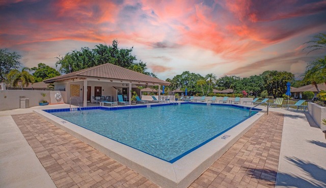 Charming PGA National Getaway -Relax,Dine, and Shop in Florida