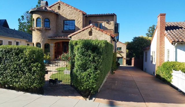 Charming Spanish/Mediterranean Casita