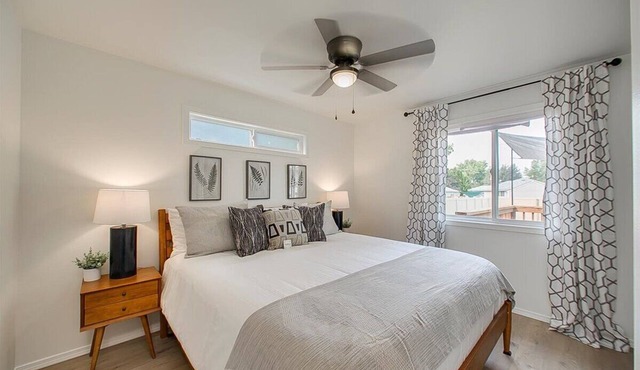 Charming Sunset Park Stay Near Parks & Greenbelt