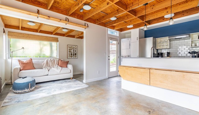 Charming Urban Cottage in Cap Hill