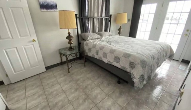 Cheerful 3-bedroom home >near mall, bus, 401 + DT