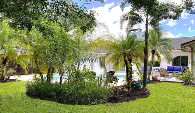 Cheerful 4-bedroom home with a private pool