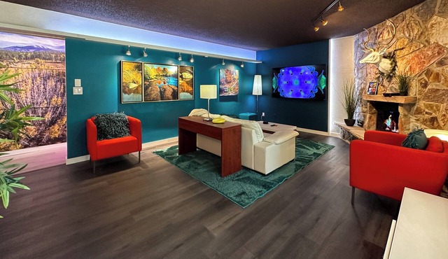 CherryHill Downtown HAUS: Super Clean - A/C - Techie