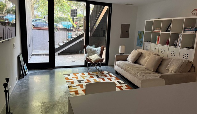 Chic 1-bedroom corporate/furnished apartment in Adams Morgan- modern and bright