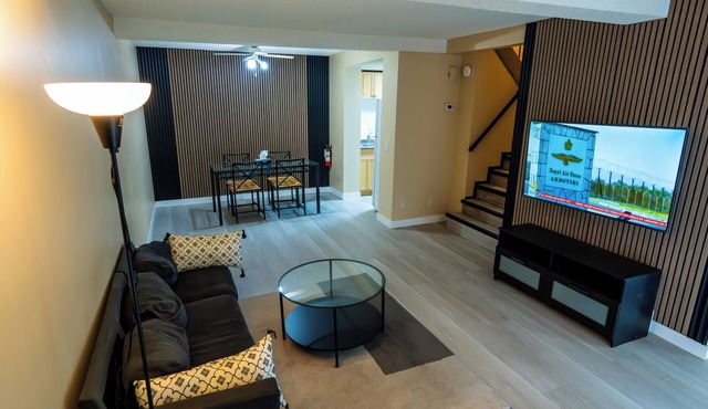 City 2 bedroom townhome with fireplace