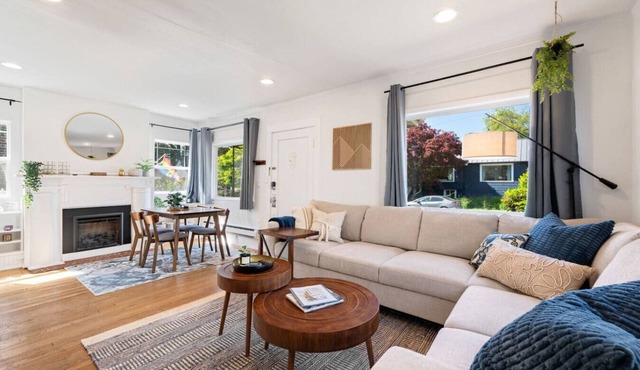 City Oasis: Office, Yard & BBQ - Mins to Light Rail Station