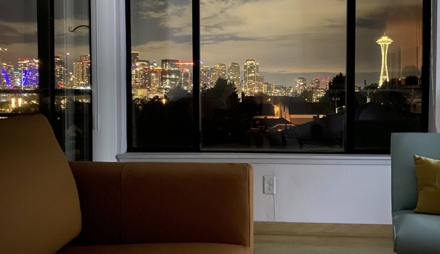City View Top Floor Free Parking