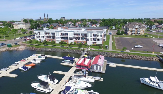 CITY WATER FRONT CONDO & PURE SPA!