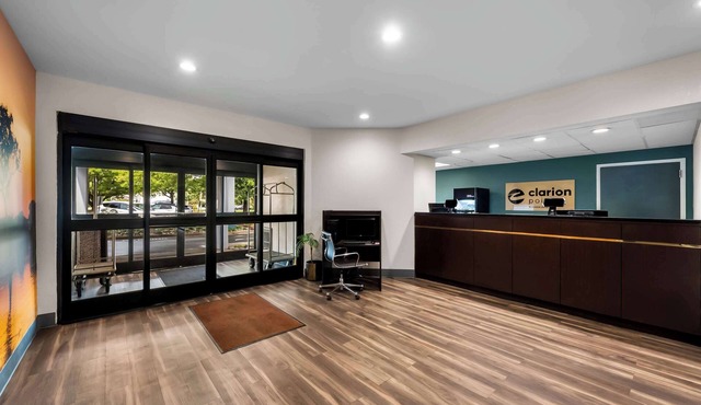 Clarion Pointe Apex – Holly Springs