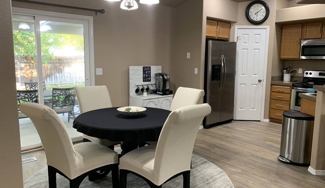 Clean ~ Cozy ~ Stylish ~ Entire House ~ SW Boise