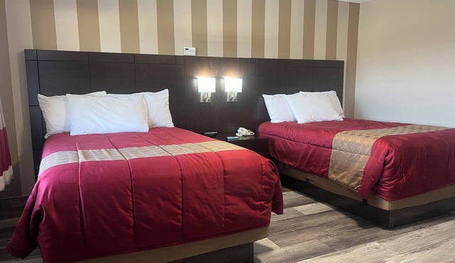 Colonial House Motor Inn