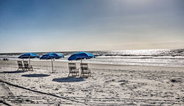 Come Enjoy the Ocean - Ocean Front Resort 2 BR 2 BA Newly Renovated Villa