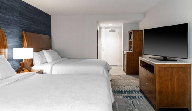 Comfortable Countryside Stay! 4 Relaxing Units, Parking Onsite, Pets Allowed!