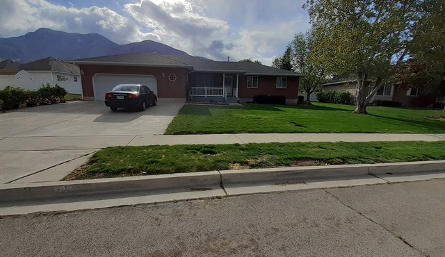 Comfortable family-centered home 3.5 miles from the mountains!