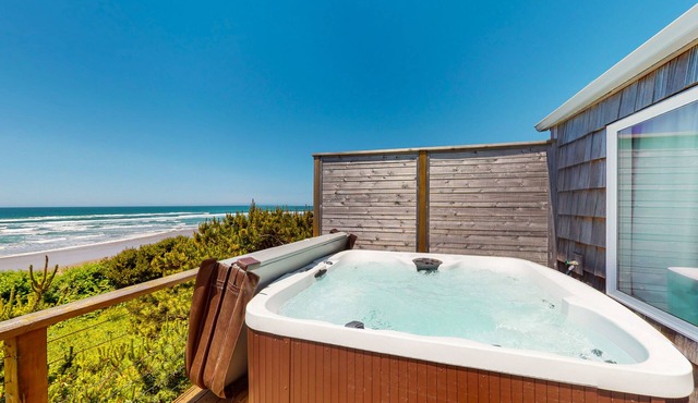 Comfortable Oceanfront Getaway w/Easy Beach Access and Ocean Views - Dogs OK