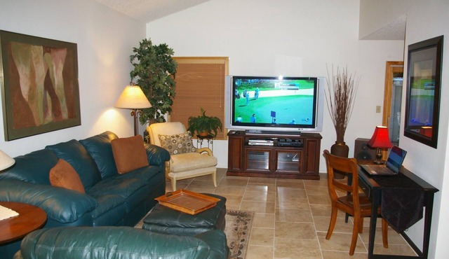 Comfortable Quiet Condo With Open Floor Plan In Tempe