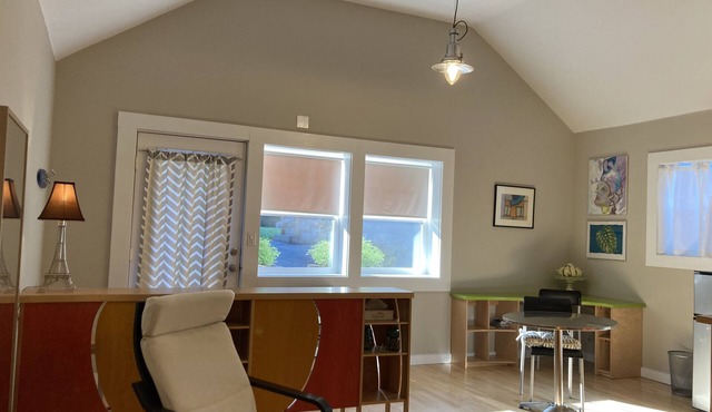 Convenient Chic Cottage