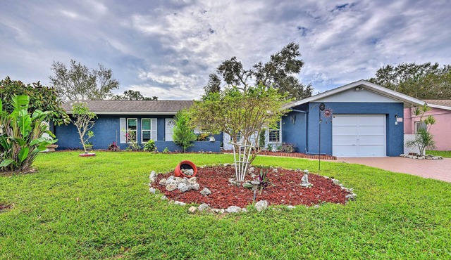 Convenient Sarasota Studio w/Lush Backyard!