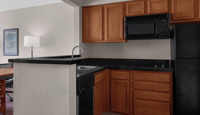 Convenient Studio w/Fully Equipped Kitchen off San Tomas Expy