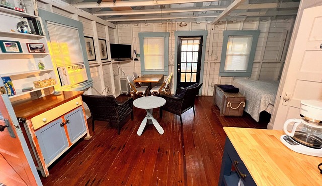 Cottage A of Historic Waterfront Fish Camp. Private Dock. Minute walk to Beach