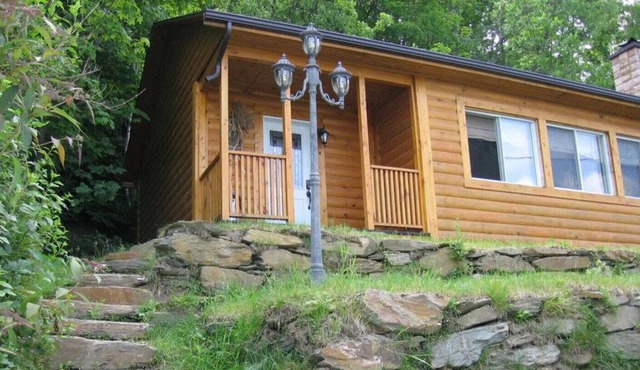 Cottage A, Snowshoes side