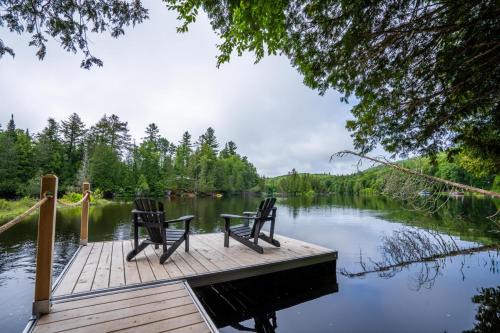 Cottage Le Petit Renard Waterfront & Jacuzzi