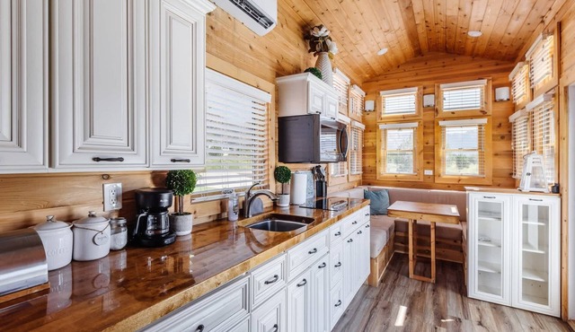 Couples’ Escape Near Zion | Pet Friendly