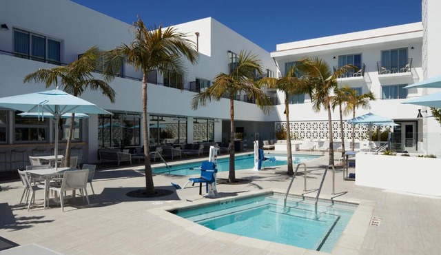 Courtyard by Marriott Santa Barbara Downtown