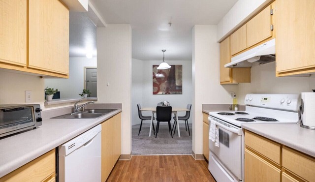 Covington Comfort: 2BD/2BA Home with Office