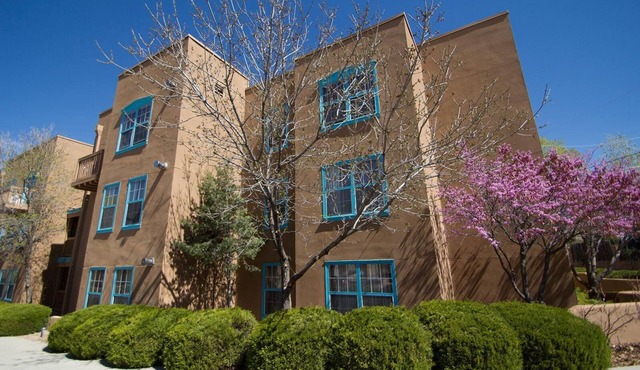 Cozy 1 Bedroom Standard Suite w/WiFi Included & Resort Pool