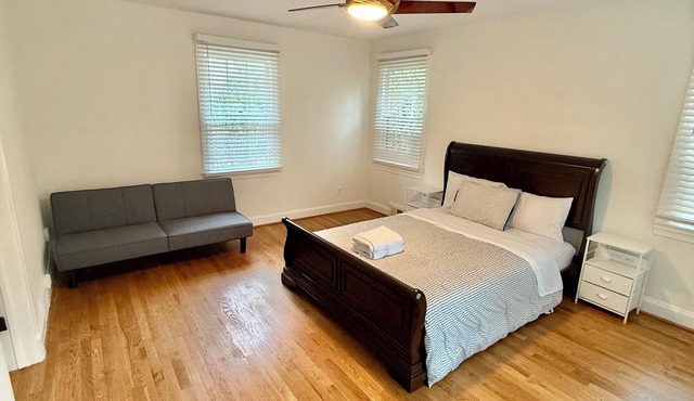 Cozy 1-bedroom townhome in Bethesda nr NIH and Metro
