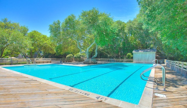Cozy 3-Bedroom Retreat in Duck – Walk to Beach!